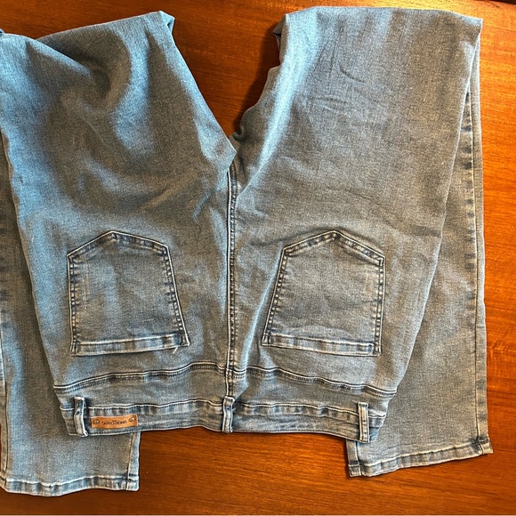 Simon Chang Denim Jeans - Picture 5 of 5